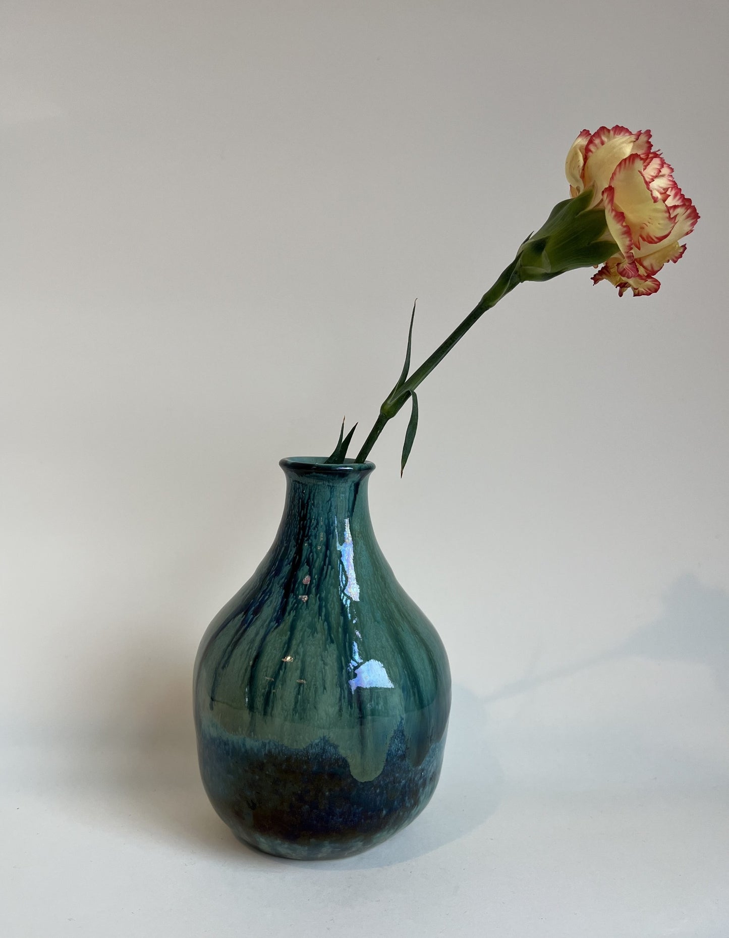 Beautiful vase made of beautiful glaze - no. 1011
