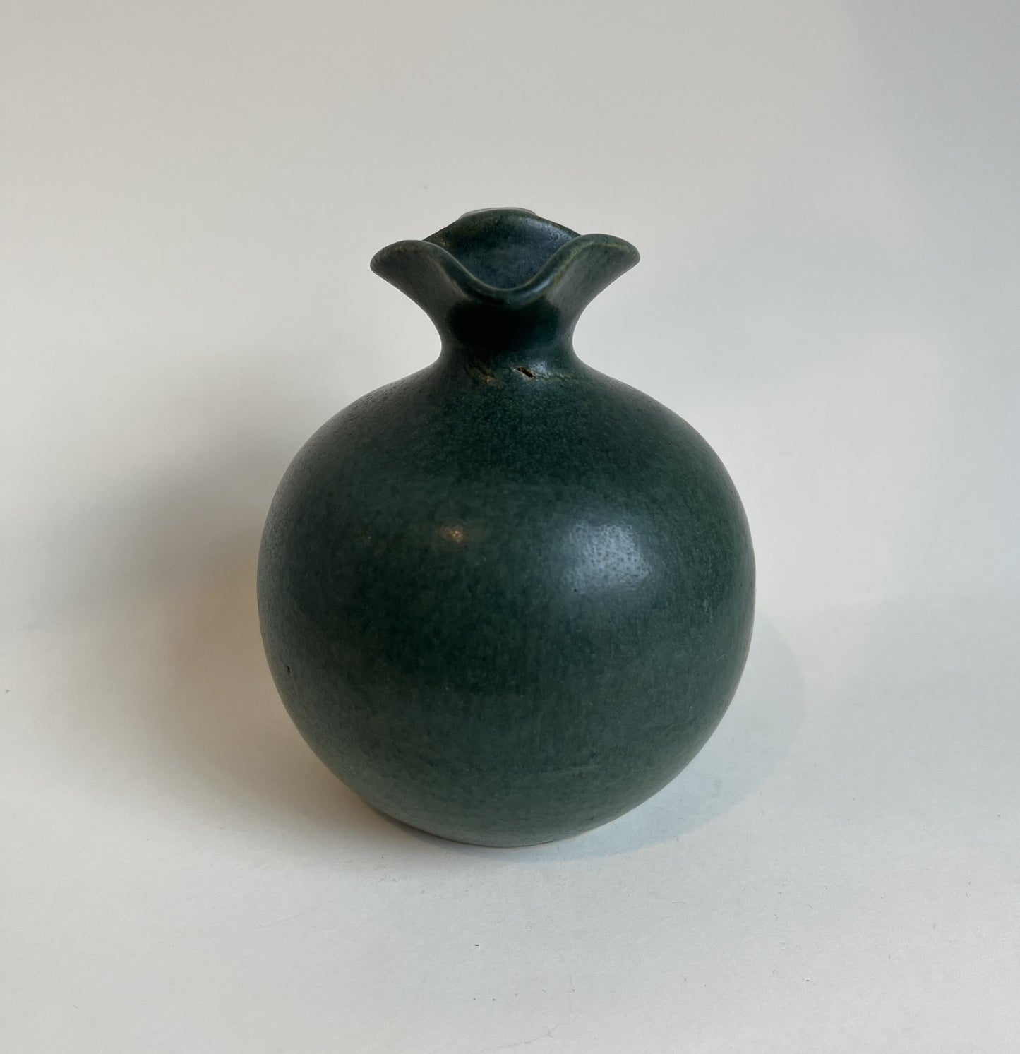 Holbæk vase/jug in ceramic, with green glaze - no. 1009