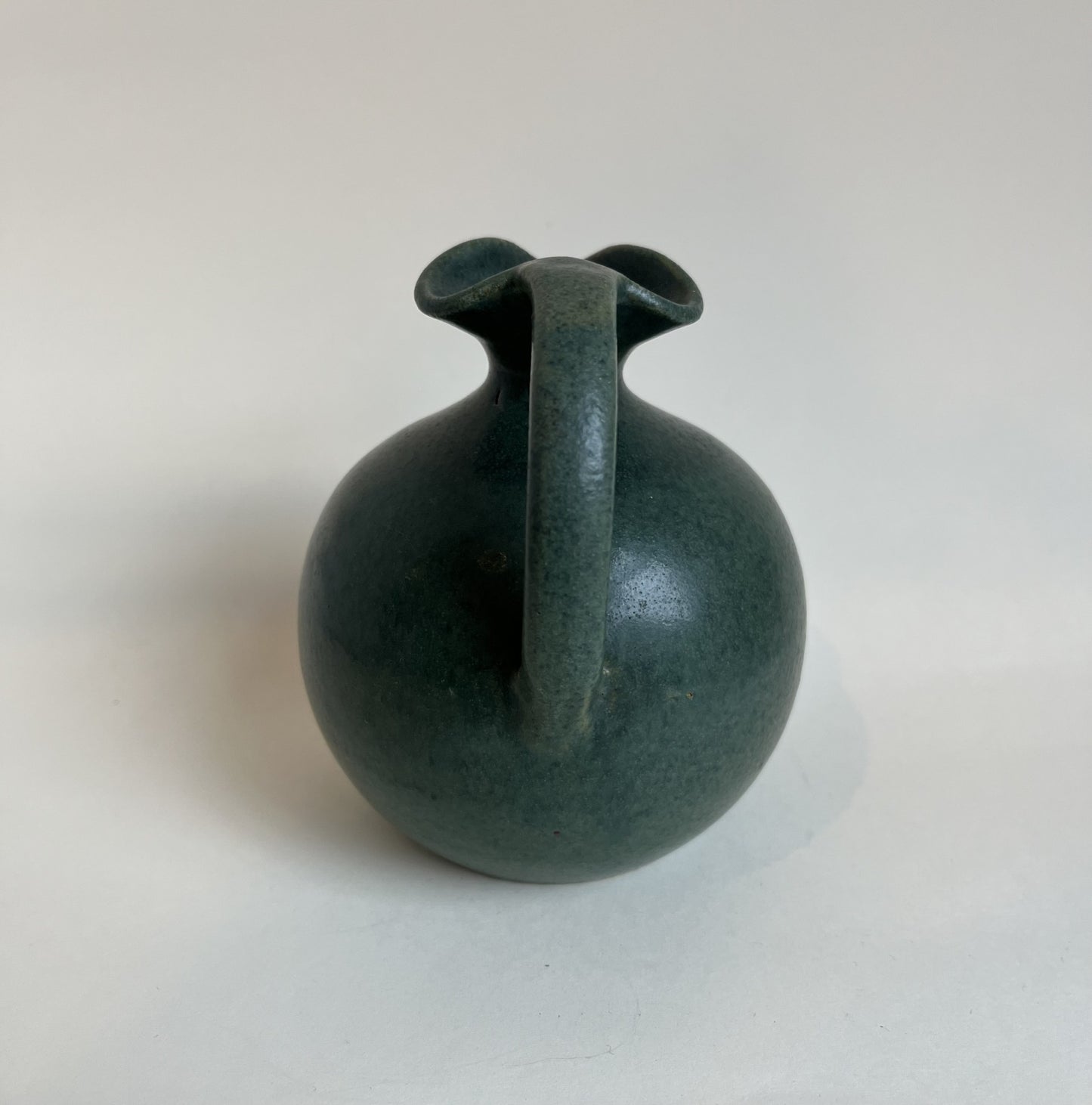 Holbæk vase/jug in ceramic, with green glaze - no. 1009