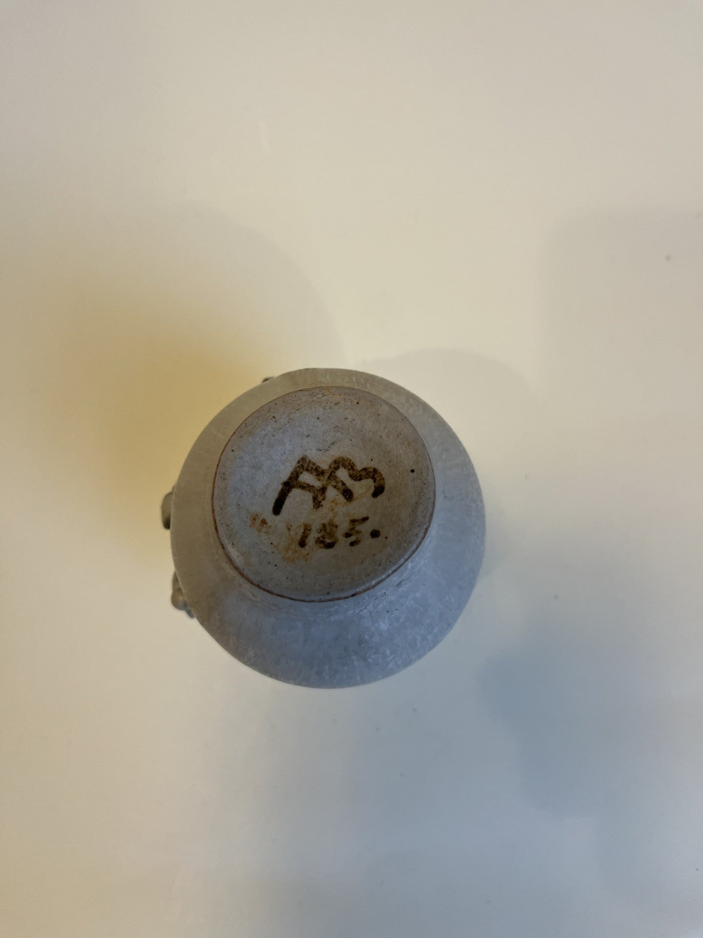 Beautiful stoneware vase in shades of gray with decorative floral decoration, design by Arne Bang - no. 1002