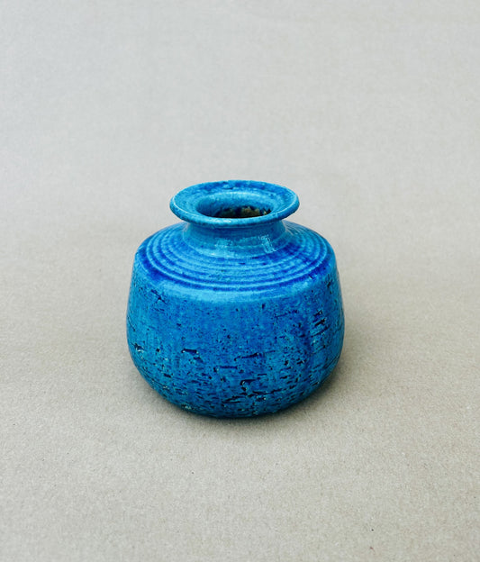 Charming small ceramic vase from Holbæk Ceramic Workshop - no. 0009 