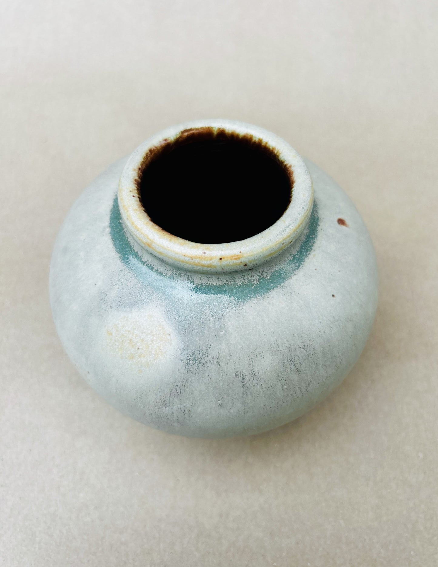 Beautiful vintage vase - professionally made ceramics in special shades - no. 0012 