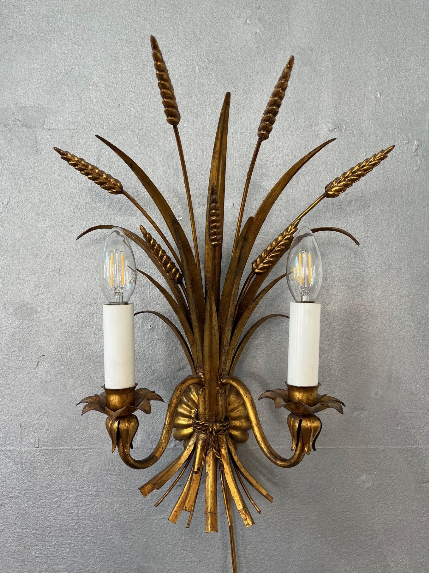 Beautiful wall lamp in brass - no. 0001