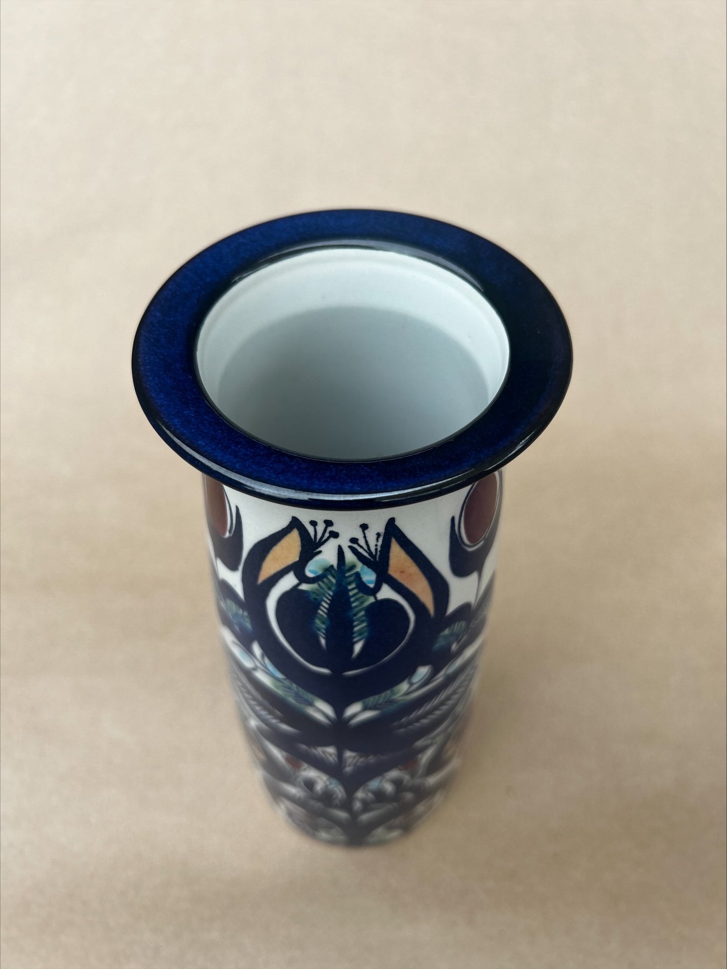 Elegant Royal Copenhagen vase designed by Berte Jessen – a piece of Danish design history - no. 0018