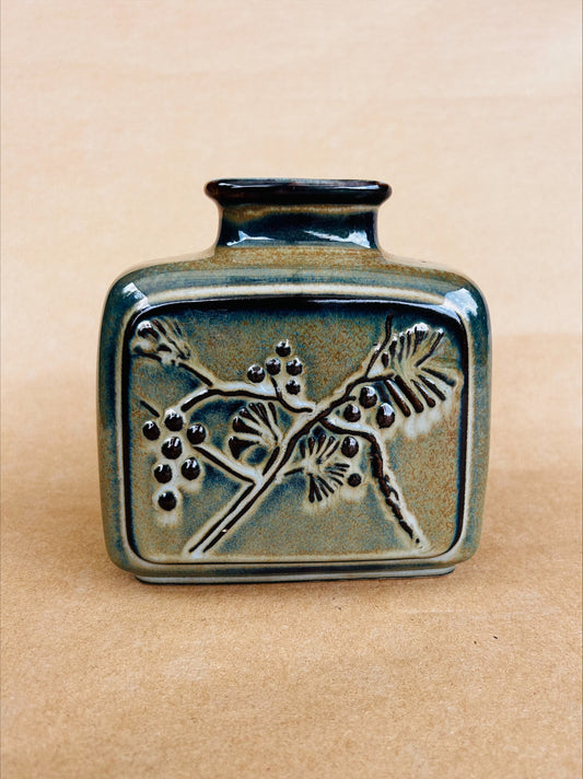 Beautiful stoneware vase from Bing and Grondahl - no.